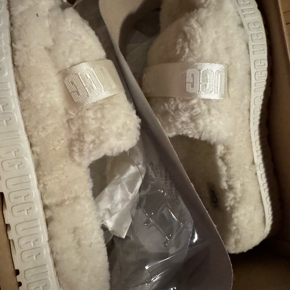 UGG Cream Fluffy Slippers